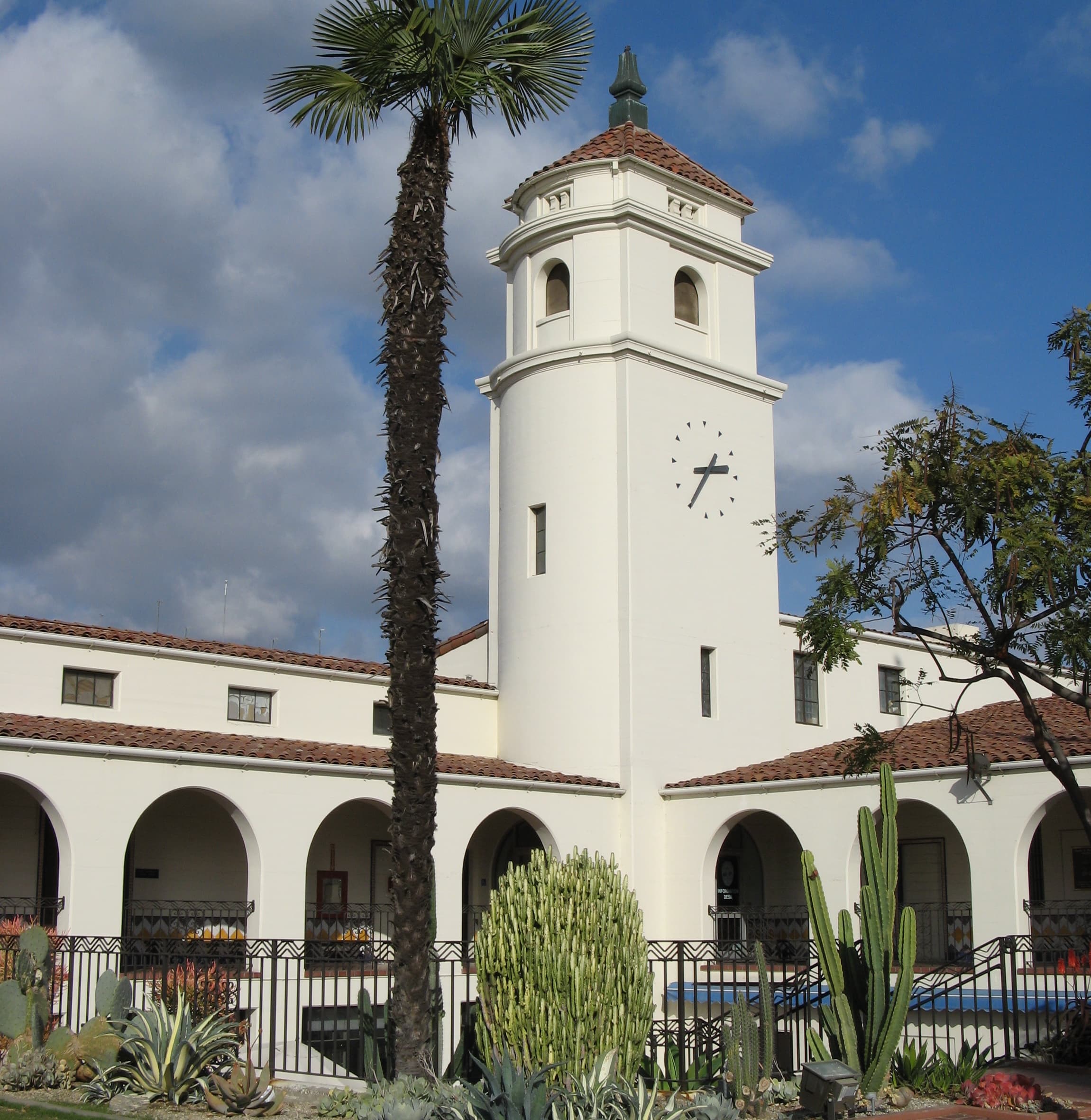 Civic architecture in Fullerton, Orange County, California