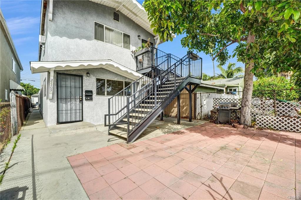 Carson duplex: two doors with 5% down for a first-time family